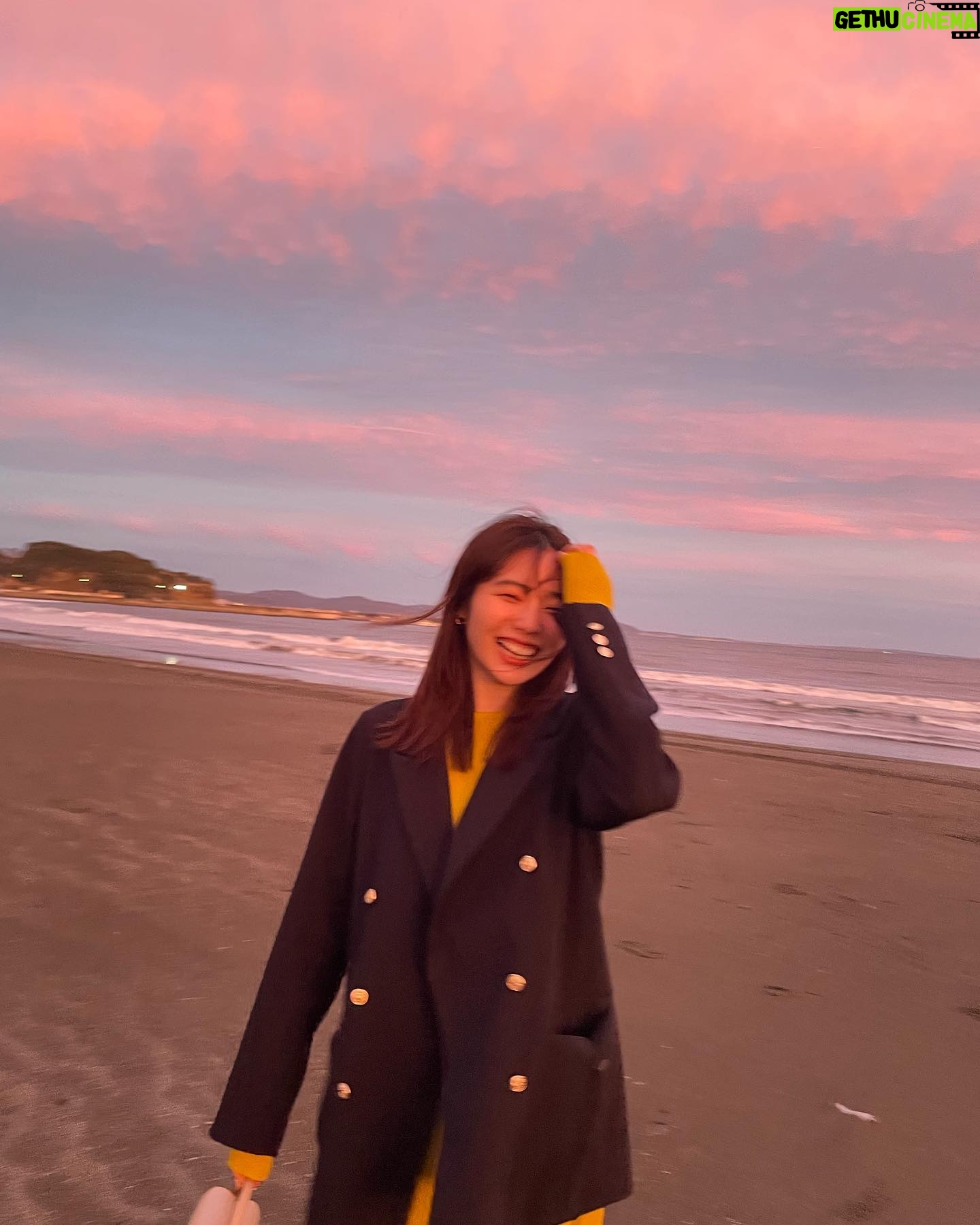 Shiori Akita - 8.6K Likes - 風強かった〜🌀💨