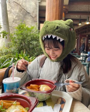 Shiori Akita Instagram - 2023
美味しいものいっぱい食べて
いっぱい笑った1年でした~

皆さまよいお年をお迎えください🍊