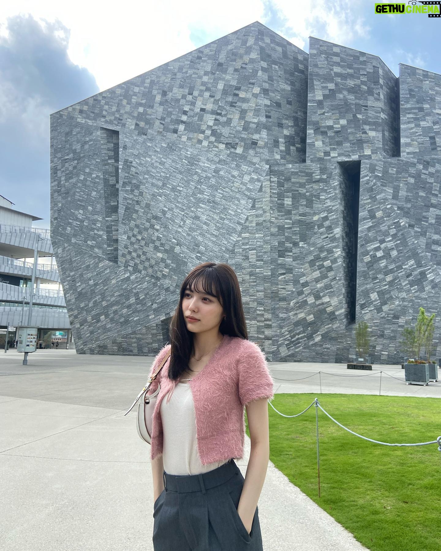 Shiori Akita - 7.9K Likes - ㅤ
📚