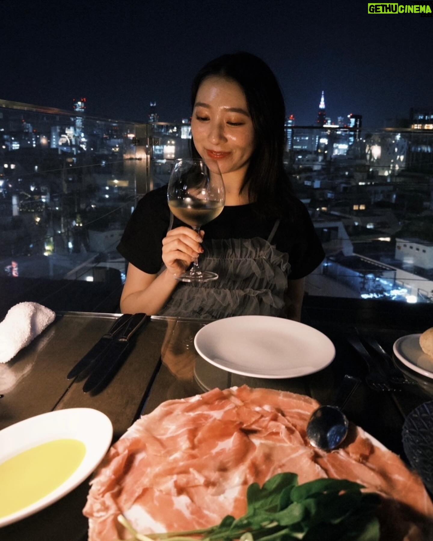 Shiori Sato - 3 Likes - お気に入りのテラスに行った日🍸