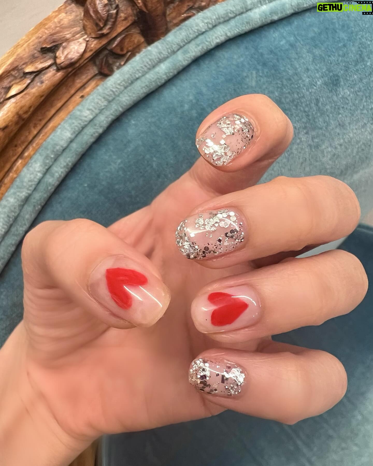 Shiori Sato - 3 Likes - ❤️🏵️🌺💅