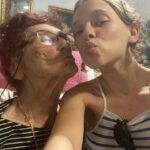 Shira Haas Instagram – ‏
‏My grandma, my love, has passed. A true survivor, one who lost almost all of her family in the holocaust and had the most beautiful revenge: love. 4 children, 13 grandchildren, and 16 great-grandchildren. My inspiration and the love of my life. What a gift it was to call you my savta. I will miss you forever. 
–
בסוף ההודעה האחרונה שסבתא שלי כתבה לי, לפני שהיא נפטרה היום, היא ציינה שהיא אוהבת אותי ״אהבה שאי אפשר לתאר במילים, אבל את בטוח מרגישה אותי !!״
אינספור ימים ולילות לא מבוטלים היא הייתה לידי כשהייתי חולה. סמל הילדות שלי, סמל של חיים. שנים מלאות במשחקי רמי עד אור הבוקר, בבדיחות והומור עד שכואבת הבטן מצחוק. בפינוקים, בבישולים, בחיבוקים, בעצות לחיים. בשיחות הכי מרתקות על פילוסופיה, נפש האדם, פוליטיקה ורכילות. היא הייתה האדם הכי חי, חד, מצחיק, שנון ואוהב שיצא לי להכיר. 
‏‎אין דבר מרפא וחשוב כמו האהבה ואין אדם שלימד אותי את השיעור הזה כמו סבתא שלי.
איזו זכות שלנצח תשאר. לאהוב ככה.

אוהבת אותך כל כך, סבתא שלי. איך אפשר בכלל לתאר כמה? אבל את בטוח הרגשת