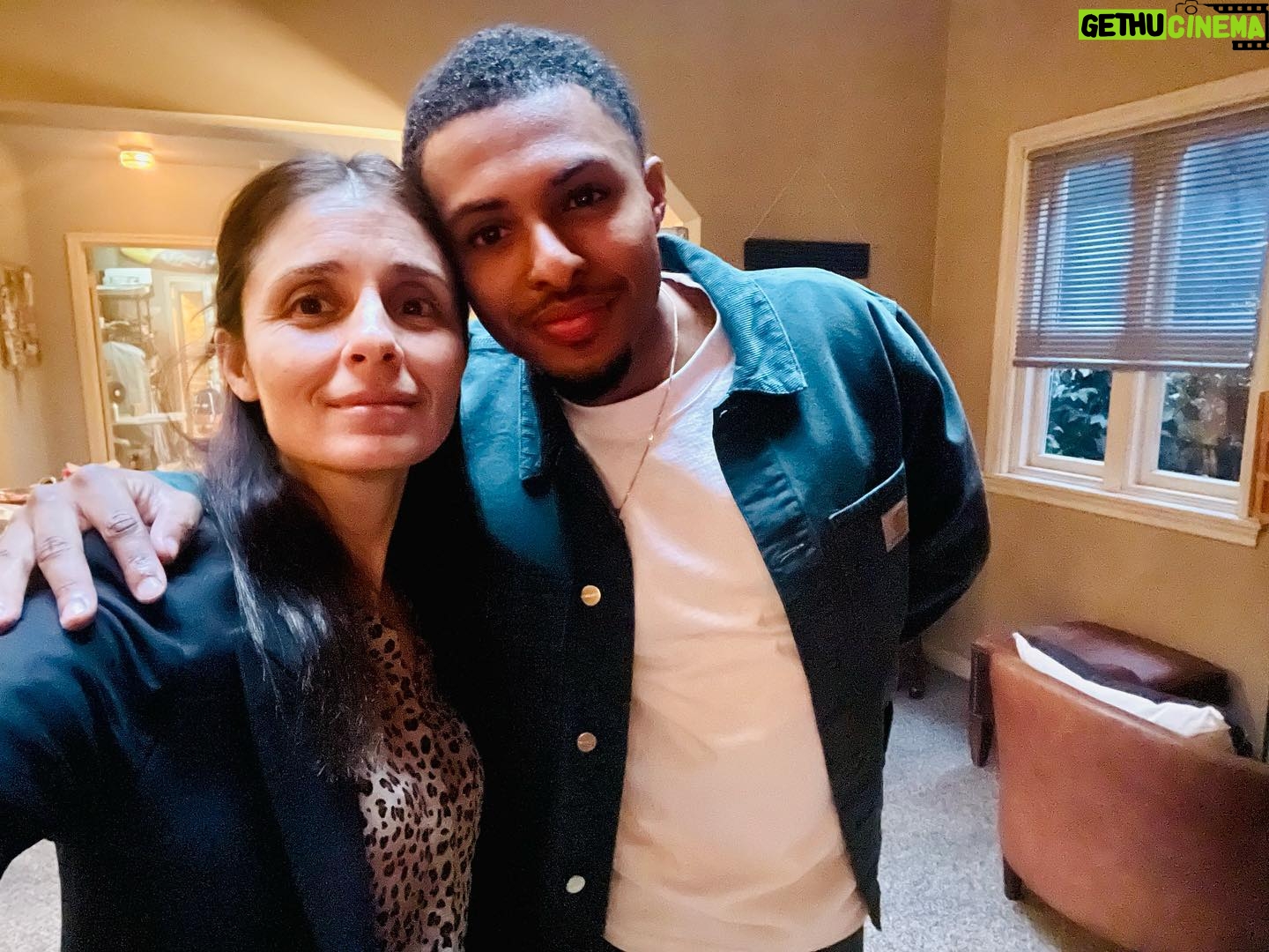 Shiri Appleby Instagram - GROWNISH 💙”Happy Not Knowing”. Working with these actors is pure joy. Check out this super fun episode, streaming now on Hulu! 💫 #directing