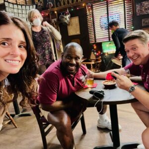 Shiri Appleby Instagram - YOUNG SHELDON 🎬 “Uncle Sheldon and a Hormonal Firecracker” new episode I directed airing tonight. Thank you again Steve, Steve and Amanda for welcoming me so warmly into the Young Sheldon world! Check it out tonight on CBS, tomorrow on Paramount   ❤️ #directing #stuffdreamsaremadeof