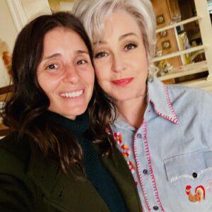 Shiri Appleby Instagram - YOUNG SHELDON 🎬 “Uncle Sheldon and a Hormonal Firecracker” new episode I directed airing tonight. Thank you again Steve, Steve and Amanda for welcoming me so warmly into the Young Sheldon world! Check it out tonight on CBS, tomorrow on Paramount   ❤️ #directing #stuffdreamsaremadeof