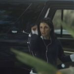 Shiri Appleby Instagram - GROWNISH 👀 Caught in the act showing Justine how to make an entrance. Check out the episode “Reachin’ 2 Much” now on Hulu ❤️‍🔥 #directing