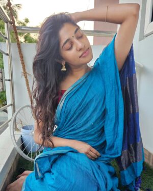 Shirley Babithra Instagram - 💙❤️
PC @pauly_amal