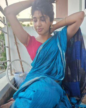 Shirley Babithra Instagram - 💙❤️
PC @pauly_amal