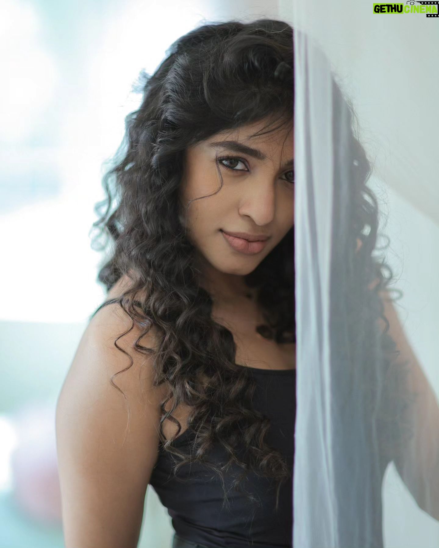 Shirley Babithra - 6.2K Likes - @dhanush__photography
@priyaprabu_artistry