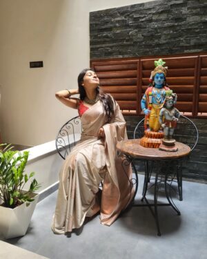 Shirley Babithra Instagram - ❤

#diwalioutfit #tribanga #krishna