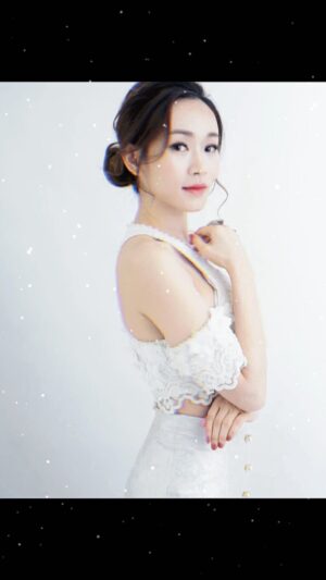 Shirley Yeung Instagram - 許多年前你有一雙清澈的雙眼 🌸

 #感謝每個階段不同的自己 
  #楊思琦 #szekikk #楊思琦szeki
