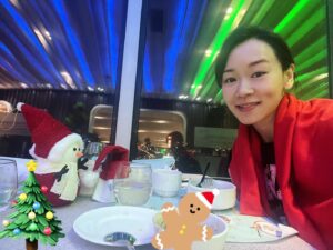Shirley Yeung Instagram - yeah
出關啦！
聖誕餐⋯⋯
慶祝隔離成功！
和大家分享我的無比開心！
聖～聖誕快樂～樂啊！
🌲🥰❤️

#出關
#szekikk
#楊思琦
#楊思琦szeki
#聖誕快樂
#merrychristmas