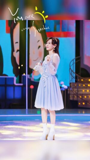 Shirley Yeung Instagram - 舞台上的我， 超級辣媽奇妙夜！ 
有我坐陣評審團🌸❤️
📺更多精彩，盡在今晚21:40珠江頻道播出！

#szekikk
#楊思琦
#楊思琦szeki