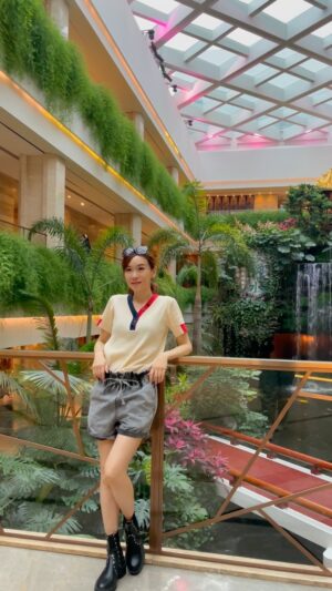 Shirley Yeung Instagram - Happy holiday ! In a good mood ! ❤️
祝大家五一快樂！你們去哪兒？ 

#楊思琦
#szekikk
#楊思琦szeki
 #勞動節 #五一 #五一快樂 #五月星打卡  #上熱門