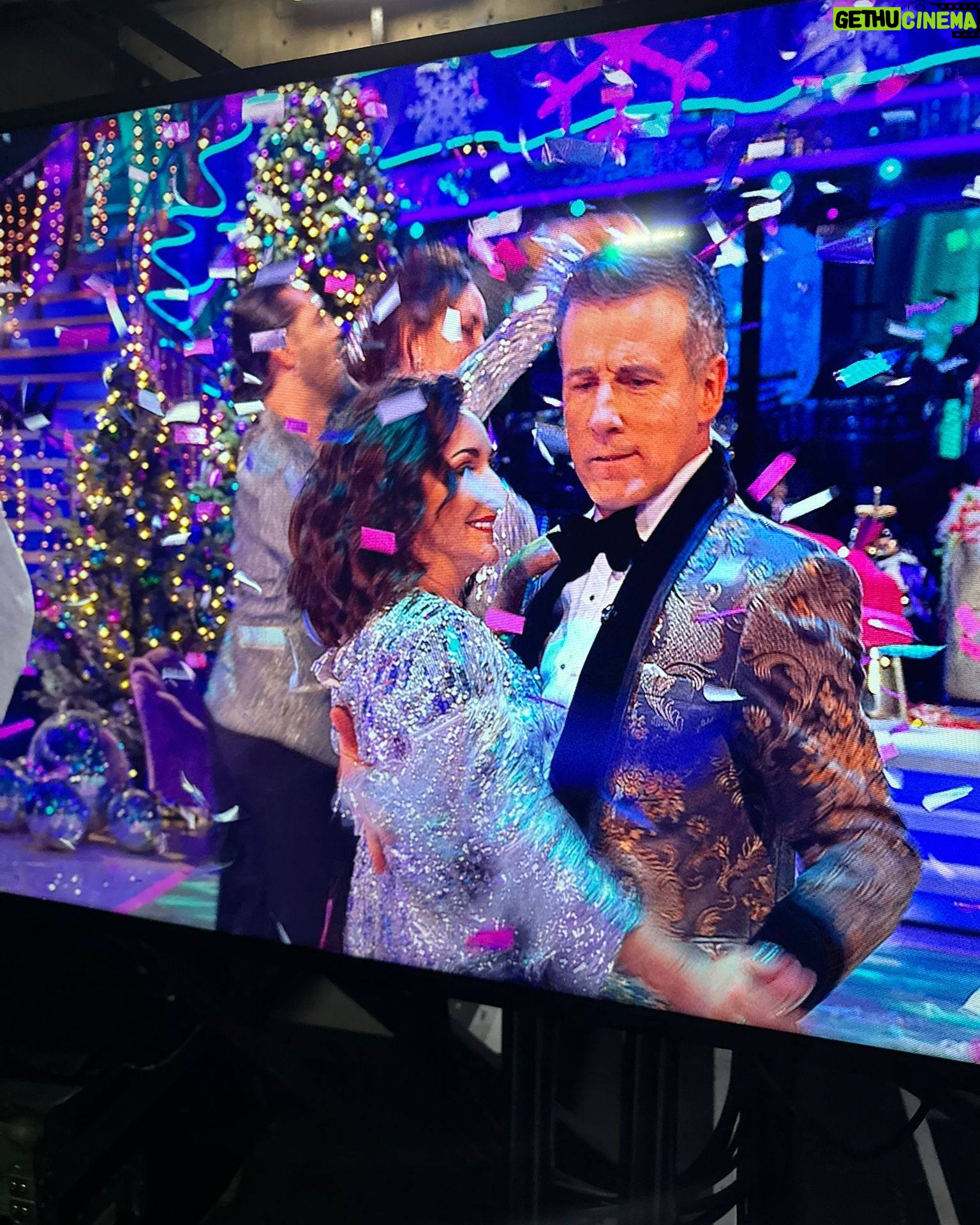 Shirley Ballas Instagram - Merry Christmas to you all ❤️🎄 I hope you have a beautiful day whatever you are up to. Enjoy the festivities, eat lots of chocolate and maybe have a little drink. If you're sitting by the television all day with your family like me, make sure to tune into @bbcstrictly at 4.40pm on BBC One for a Christmas show like no other. I hope you'll love it. Hugs Xxx Hair @svenbayerbach Makeup @janeburstow Styling @alexandriastylist #strictly #dance #ballroom #christmas #festive