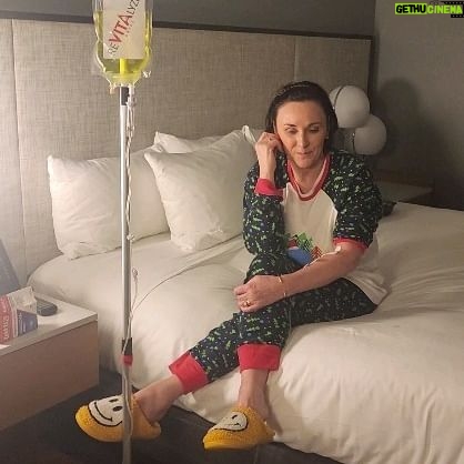 Shirley Ballas Instagram - It was truly a pleasure meeting and providing a service to a #LEGEND @shirleyballas Till next time🫶💛 #revitalyze #revitalyzedrips #recovery #fitness #ivtherarapy #nad #nadiv #chelation #chelationiv #chelationivtherapy #myers #myerscocktail #vitaminiv #covidtest #covid19 #covidrapidtest #covidrapidtesting #covidmoleculartest #ivtherarapy #recovery #ivtherarapy #nad #nadiv #chelation #exosomes #exosometherapy