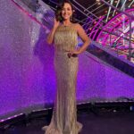Shirley Ballas Instagram - Ready to take my seat for Musicals Week 💛 … we are all in for another week of fabulous dancing. They all look great. Are you tuning in? We’re ready and waiting in the wings. 🎭❤️ Enjoy the show. What snacks have you all got this evening ? Hugs. Xxxx Hair @svenbayerbach Makeup @janeburstow Styling @alexandriastylist #Strictly #musicals #dance #ballroom