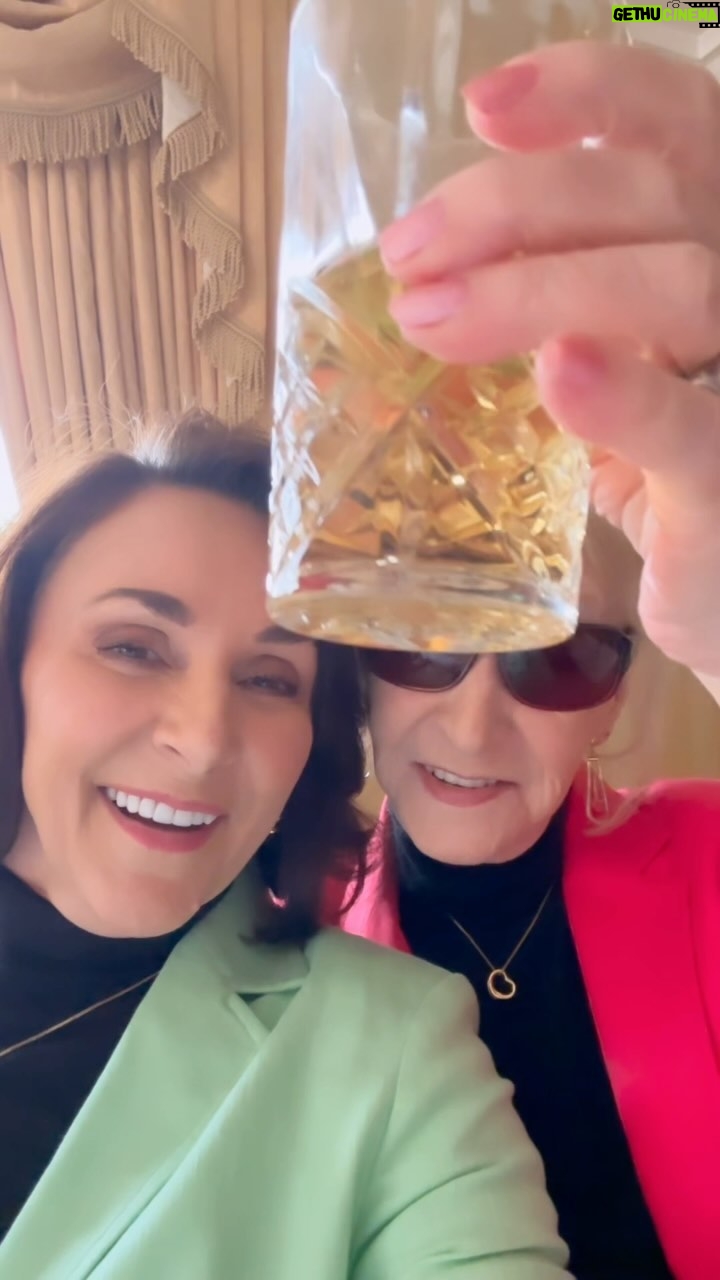 Shirley Ballas Instagram - Happy Easter to you all π£β₯οΈ β¦ did anyone go on an Easter egg hunt because I did @cadburyuk π thank you @karenmarcus1960 for once again hosting a beautiful day. X #easter #friends #family #happyeaster