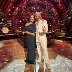 Shirley Ballas Instagram - Merry Christmas to you all ❤️🎄 I hope you have a beautiful day whatever you are up to. Enjoy the festivities, eat lots of chocolate and maybe have a little drink. If you're sitting by the television all day with your family like me, make sure to tune into @bbcstrictly at 4.40pm on BBC One for a Christmas show like no other. I hope you'll love it. Hugs Xxx Hair @svenbayerbach Makeup @janeburstow Styling @alexandriastylist #strictly #dance #ballroom #christmas #festive