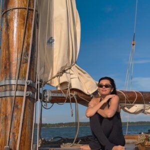 Shirly Karvinen Instagram - Tänää oli kiva työpäivä. ⛵️ 

*osana kaupallista yhteistyötä @fortum_fi