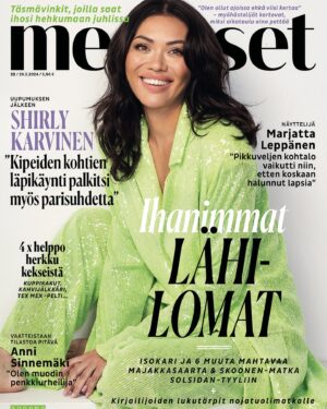 Shirly Karvinen Instagram - Tänää ilmesty uusi @menaiset ja kannessa tuttu muija! 
Puhuttiin stand upista, terapiasta, uupumuksesta, rajojen vetämisestä ja elämästä yleisesti. ✨ 

Tulee aina vähän alaston ja vatsanpohja muljahdus olo puhua itsestä näin paljon joten iso kiitos @anettekarkkainen turvallisesta ja ihanasta keskustelusta. ❤️ 

Kuvat: Ninna Lindström 
MUAH   stailaus @idajokikunnas