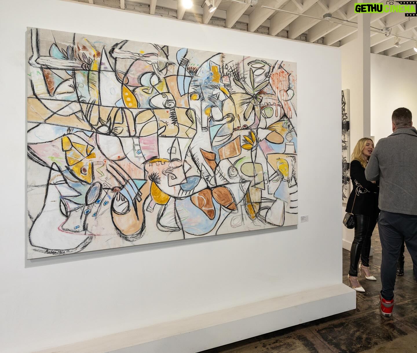 Shirly Brener Instagram - More lovely photos from our AMAZING CHIC OPENING NIGNT!!! for @brucerubensteinart brucerubensteinart Solo Los Angeles Exhibition “WELCOME TO THE PHARCYDE”✨🖼️✨ @artplexgallery thank you to everyone who attended and contributed to the night’s success 🩶🩶👨🏼🎨💫 📸 photography by @matthew_deere_art 👈🏼👈🏼👈🏼 swipe for more