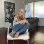 Shirly Brener Instagram - its finally quieting down settling in for the holidays and end of year! i love this time of year not too much stress, cozy at home, time to reflect on all we did the last 12 months and set goals and awesome plans for the coming year 😊☃️❄️🎊👯‍♀️ so happy to have my amazing new boots by @newbellaofficial #newbella 🩶🩶🩶🥾 perf for this time of year or anytime really 🫶 makes me feel cpzu & confident while being super comfortable! use coupon code “01shirly”  for a 18% discount for my followers at https://www.shopnewbella.com/ •shoes @newbellaofficial •jacket @membersonlyusa •jewelry @electricpicks •art @brucerubensteinart 📸 by @milabrenerofficial