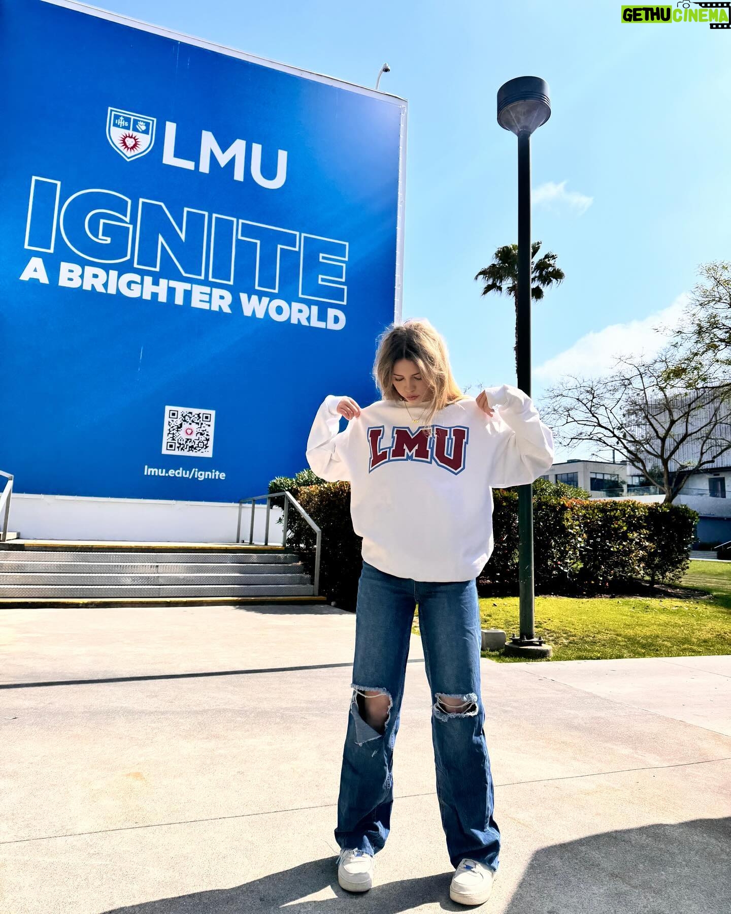 Shirly Brener - 6.9K Likes - OFFICIALLY A LION!!! 🦁🤍💙❤️
dreams do come true!! ✨✨
after a tough year at her previous university…while she made numerous films, won awards & made some friendships, ultimately was not the right fit. so she worked extra hard and got into one of her dream schools !! to make things extra magical they are granting her the highest amount (well deserved) of merit as well as transfer-excellence scholarships which is gonna help get her through her education ar this wonderful highly revered institution!! proud cannot describe it!! GO LIONS!!