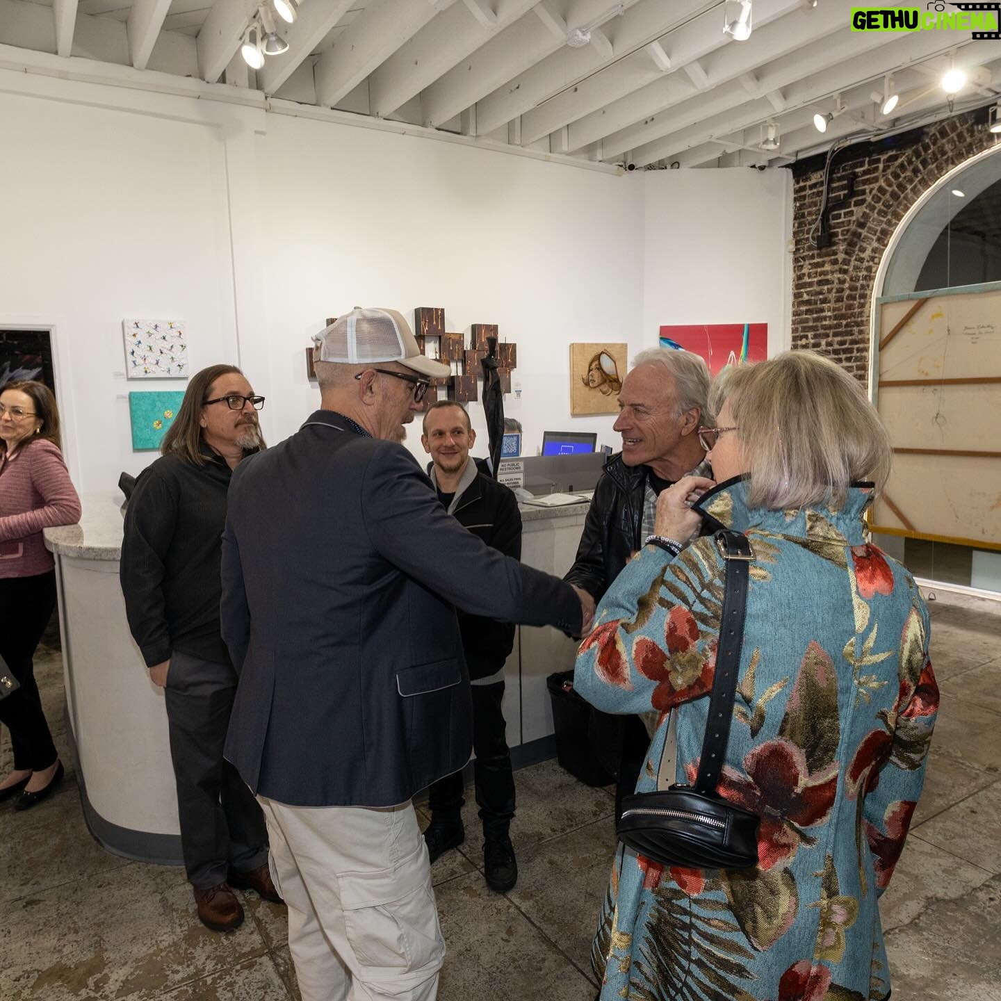 Shirly Brener - 6.4K Likes - SPECTACULAR OPENING NIGNT!!! ✨🌻🌷🌻💐🌷💫brucerubensteinart Solo Exhibition in Los Angeles “WELCOME TO THE PHARCYDE”✨🖼️✨ at @artplexgallery
show will be running through end of month 👨🏼🎨
👈🏼 swipe for more cool photos
• 📸 ph by @matthew_deere_art