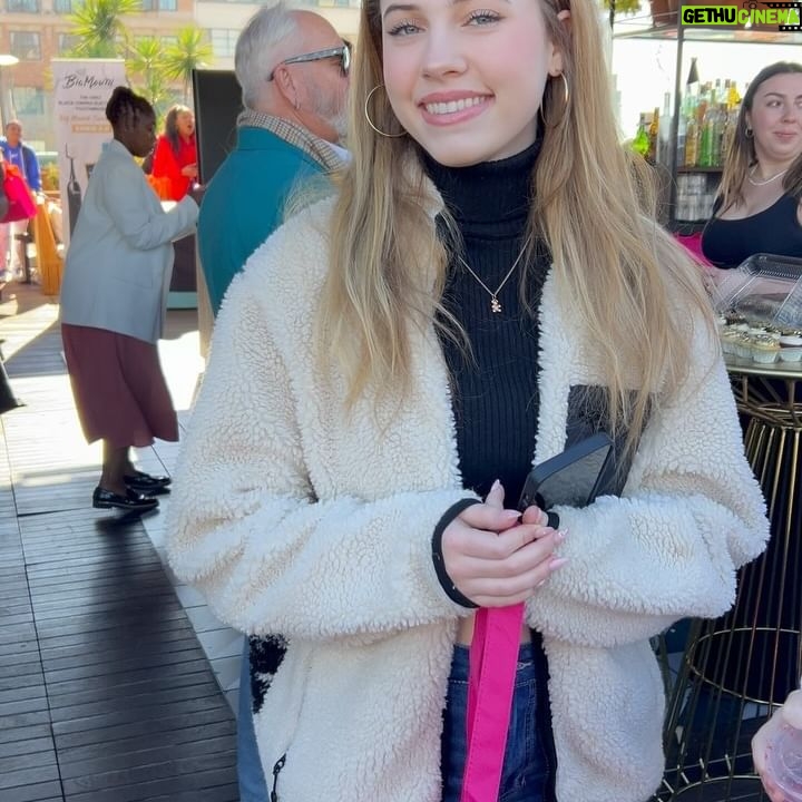 Shirly Brener Instagram - a beautiul day in sunny LA π we had a lovely time at the pre-Emmy Lifestyle & Gifting lounge thank you @wowcreations @theasterlosangeles for hosting us at ur stylish & chic event as always ur the best! π«ππποΈπ