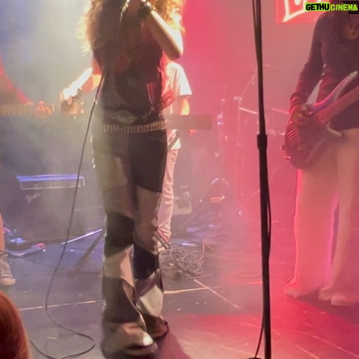 Shirly Brener Instagram - amazing show day at the iconic Viper Room @theviperroom on the Sunset Strip! such a treat getting to see @jujubrenerofficial perform at 11 years old!! Stones & Beatles as the lead vocalist in a band on that legendary stage ROCK ON π€πΌπ©π»βπ€πβ‘οΈ