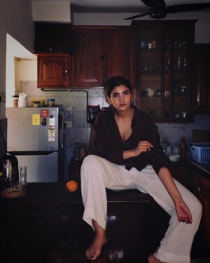 Shivani Raghuvanshi Instagram - I have started feeling some strange proclivity towards the deeper things… the conversations, the Colors, the ones those are more intense than the rest… the berry shades.. 
#winterishere