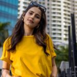 Shivani Tomar Instagram - happy sunday: The perfect day for resetting, reflecting, and recharging for the new week. 🌻 Photographer @shootwithvikas @shivanitomar9 All images are captured on the CANON R5 # canon RF 50mm 1.8 ## #andheriwest #bombay #fashion #fashionstyle #fashionphotography