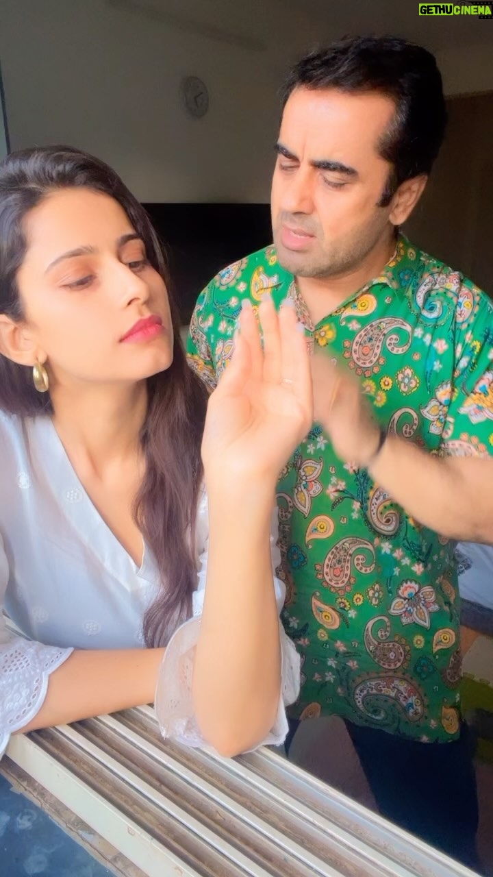 Shivani Tomar Instagram - Tag ur chatur Chant chalak dost 🤯🥺🤪🤣 . . . . . . . . #reelsinstagram #trendingreels #funnyvideos #funnyreels #instagood #reelsindia #reelkarofeelkaro #reelitfeelit #music #friends #shivanitomar #karankaushalsharma #fatherdaughter #comedyreels #actorslife #gratitude ❤️🙏