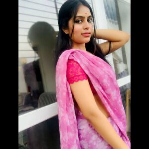 Shiyara Sharmi Instagram - too glam to give a damn✨💖

#instagram #pics #sareelove #srilanka