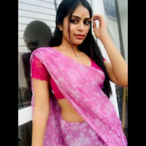 Shiyara Sharmi Instagram - too glam to give a damn✨💖

#instagram #pics #sareelove #srilanka