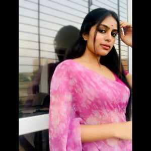 Shiyara Sharmi Instagram - too glam to give a damn✨💖

#instagram #pics #sareelove #srilanka