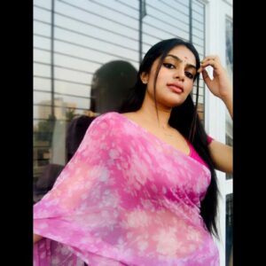 Shiyara Sharmi Instagram - too glam to give a damn✨💖

#instagram #pics #sareelove #srilanka