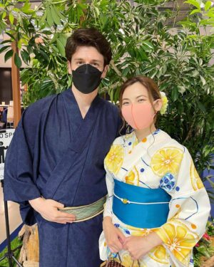 Shizuka Anderson Instagram - @bakairu and I got all dressed up in our summer yukata and checked out the Tokyo Tokyo ALL JAPAN COLLECTION in Yurakucho! 

It was such a fun day seeing and experiencing all the wonderful things about Japanese culture: traditional crafts, food and even some of the latest technology from Tokyo. 😍👩‍🔧

We tried out a VR experience based on a REAL FLYING CAR that a team of engineers at the expo built! We flew (virtually) all across Tokyo, said hello to Tokyo Tower (from the sky!) and had a glimpse of what commuting through Tokyo *might* be like in the not very distant future. 🚁🛸

We even found SCENTED watches that smelled incredible and DELICIOUS (hence the photo of us sniffing watches) 🤣🤣
If that isn’t the future I don’t know what is!! 😆🙌🏼

If any of you are in Japan, the event is held from July 19th to September 5th of this year! The exhibition booths change periodically so there will always be a variety of booths for you to enjoy whenever you go. 😁 It’s a fun event with a little something for everyone, so don’t miss it! 💥✨

PS: Go check out @bakairu tomorrow for more fun stories and pics from the event!! 😁🍋

#TokyoTokyoALLJAPANCOLLECTION
#TokyoTokyo
#YURAKUCHOSHOWCASE
#AD
