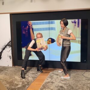 Shizuka Ishibashi Instagram - 🍀
@malaciel 
@art_iwata 

月刊石橋静河  写真モーガン茉愛羅
トークイベントに来てくださった方も、来れなかった方も、ありがとうございました！🫶🏻

たのしかったー🐒💕