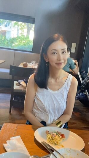 Shoko Tamura Instagram - 筋トレの後のランチ。
夏バテしたくないので、いっぱい食べました😊

#健康#夏コーデ#summerfashion#summeroutfit #田村翔子#ライフスタイル
#lifestyle