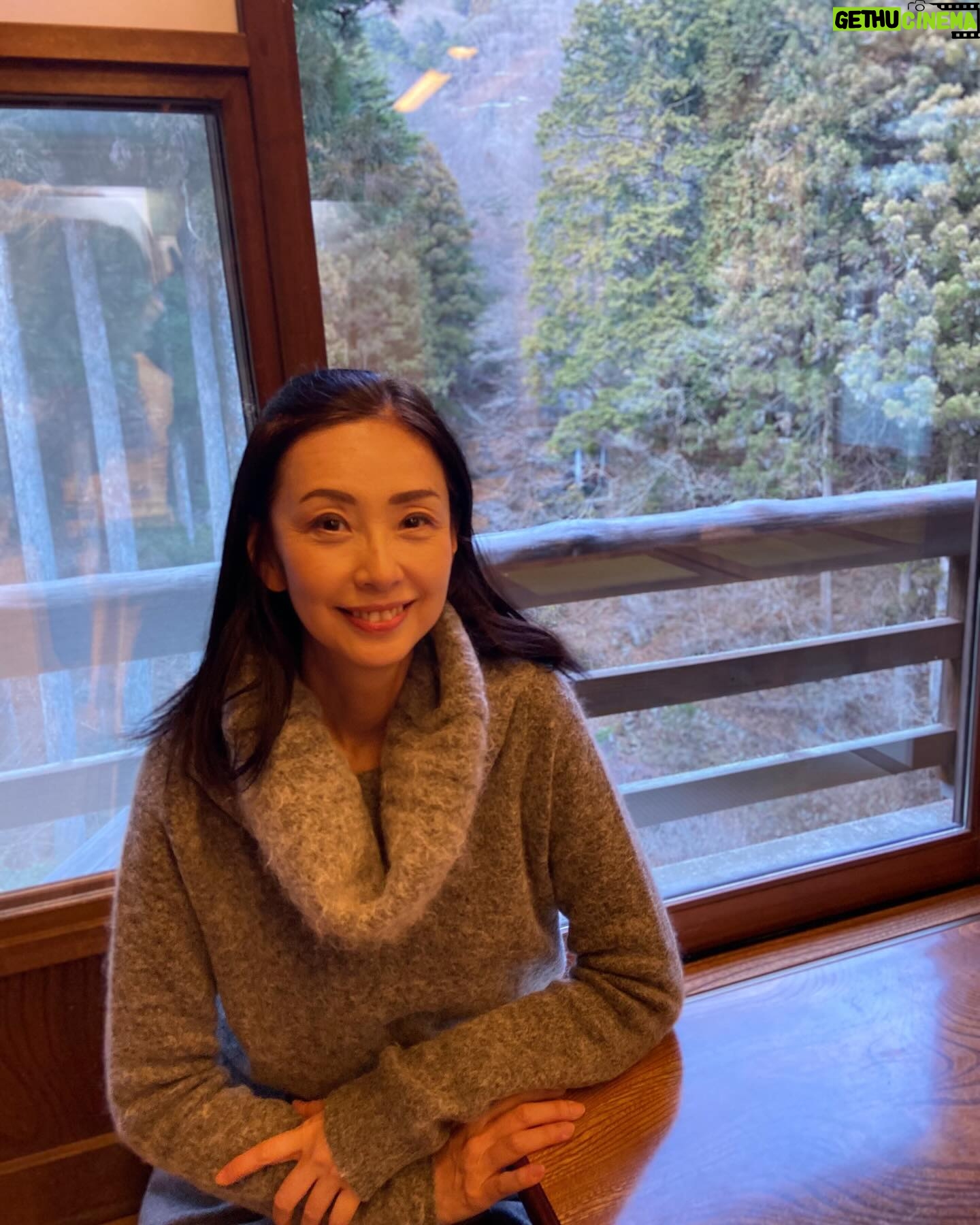 Shoko Tamura - 3.5K Likes - ホテル、シアター1のお仕事でまた檜原村に。
同じく檜原村にある兜家旅館さんにご挨拶に伺いました😊
湧き水で淹れた美味しいコーヒーをいただきながら、美しい滝や川の眺めを楽しみました✨
その後、山の上までクルマを走らせ、素晴らしい絶景を見つけましたよ😄
#檜原村
@theateronetokyo
#絶景
#兜家旅館
