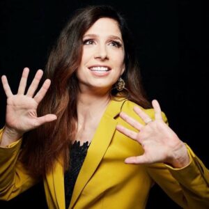 Shoshannah Stern Instagram - This is my “where am I what is happening what day is it” face. Definitely using it right about now what with the crazy numbers going all the way up again. Please let’s all stay safe. Protect yourself and those who cannot. 🙏❤️🤟