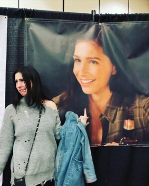 Shoshannah Stern Instagram - Thank you #SPNVegas! I truly felt the love and I am beyond grateful. 🤟