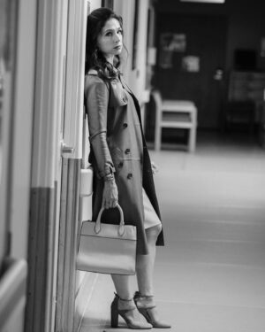 Shoshannah Stern Instagram - @tatephoto should be in Vogue (also this is a candid from when I was resting between running up and down the halls for #ThisClose)