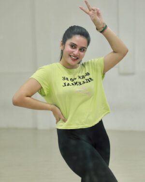 Shreegopika Chandran Instagram - A click between the dance practice for Sun Kudumbam viruthugal 2022🙋🏻‍♀️
📸 @k.b_aravind