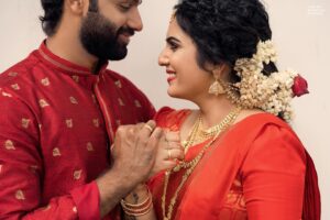 Shreegopika Chandran Instagram - Happily and officially engaged to my long time Best Friend from 2016 to 2024 ♾️ and love of my life ♥️✨
What an unexpected life turn 
Dear DADA I love you more @thevysakhravi 

📸 @lustro.in 

Mua @ajayanmakeupartist