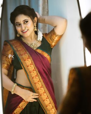Shruthi Ramesh Instagram - 🥰🌸🙈

Mua: @makeupbyshruthiramesh 
Pc: @pkstudiophotography 
Jewellery: @kushalsfashionjewellery
