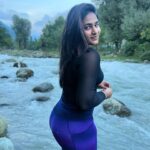Shruthi Selvam Instagram – Heaven >>> Kashmir 📍🤍
.
#shruthiselvam #travel #detox #kashmir #trip #positivevibes #ootd #traveloutfit #traveller #pahalgam #p