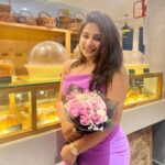 Shruthi Selvam Instagram – 12.07♥️ #birthdaydump
Thank you all for the beautiful birthday.♥️ 
I am extremely overwhelmed, heart full because of your wishes, stories, posts and surprises🥹 
Genuinely I was really happy on this birthday… 
Few days before from my birthday,  I was telling my friends and family that I don’t want to celebrate this birthday, let the day just go… 
But they didn’t let me. 
I am really blessed to have you guys in my life. I might have lost few things in my life but I feel I am extremely lucky to have such friends and family around me.♥️ (Heartfelt word it is🥹) 
 
And I realized I have become a better person this year. Like the way I handle things, the way I handle relationships with my family and people, learned to keep myself happier 😘, exploring stuffs😍, having my emotions in my control, this all makes me so proud of myself🥺♥️ GOOD JOB! S♥️ 

And also, I found out, it really does matters whom you are surrounded with. It is important to have a good people around you because their VIBE MATTERS❣️ 
When you have that people who really cares for you for more than you do it for yourself, You will glow, you will receive everything in this world♥️ 
Love you guys♥️ Thank you for making this birthday a memorable one❣️ You guys are everything that I want♥️♥️♥️♥️ #gratitude 
.
#shruthiselvam #birthday #birthdaygirl 
#birthday2023 #ootd #happy
